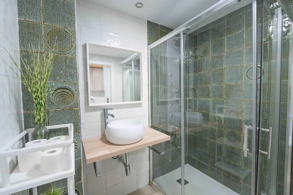 Apartamento En La Mejor Zona De Triana, Junto Al Puente Sevilla